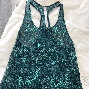 Lululemon 105 singlet size 2